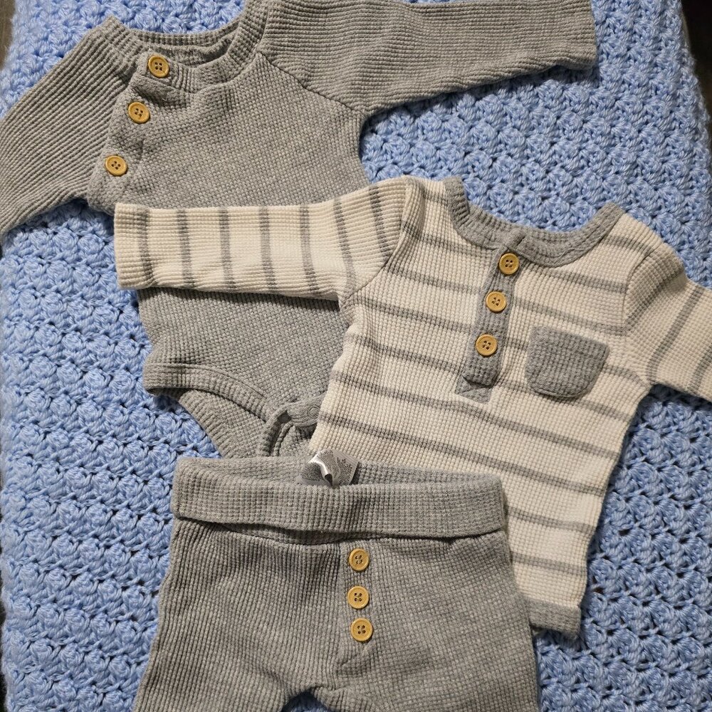 3 piece set 3 onesies and pants